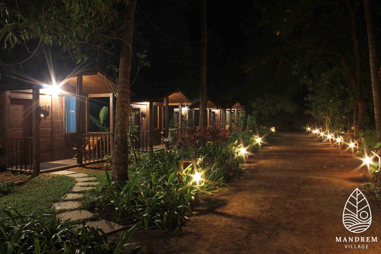 Mandrem Village Resort ภายนอก รูปภาพ
